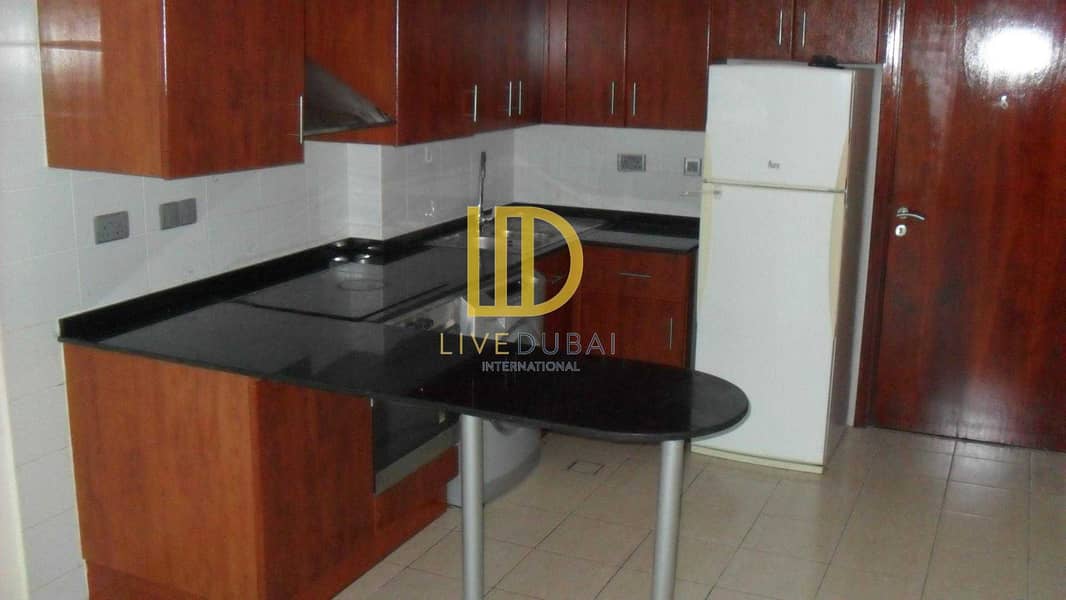 3 AJ | Fitted Kitchen | Amazing View | Affordable Price | W/Balcony | Close to Metro