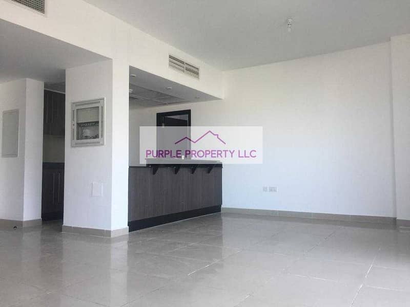 8 Immaculate Apartment Situated In Prime Position With  Car Space Directly  Outside