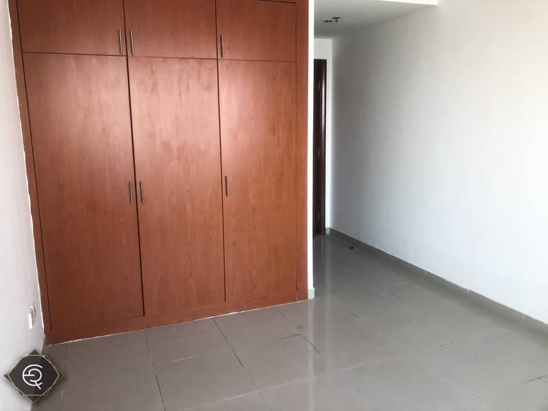 8 freshly maintained 2+maid with lake view high floor