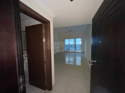1 Bedroom Apartment for Rent in Business Bay, Dubai - Big Balcony| Close Kitchen| Partial Canal and Burj Khalifa View 1 Bedroom Apartment for Rent in Business Bay, Dubai - Big Balcony| Close Kitchen| Partial Canal and Burj Khalifa View