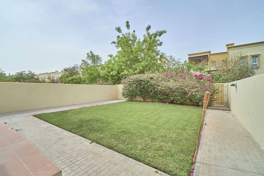 2 Newly Refurbished Family Villa in Emirates Living