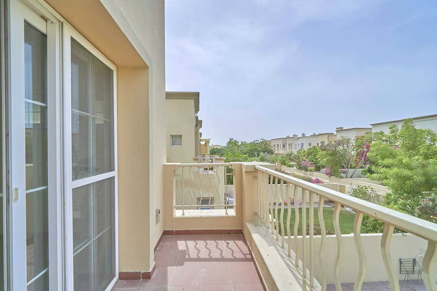 11 Newly Refurbished Family Villa in Emirates Living