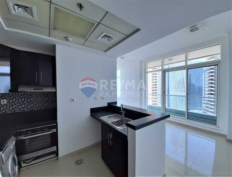 4 Bright 1 Bed in Botanica| Vacant| Palm view