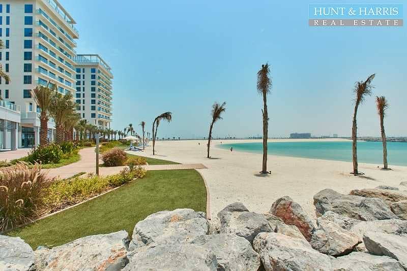 Views Over the Gulf - Unfurnished Studio Apartment