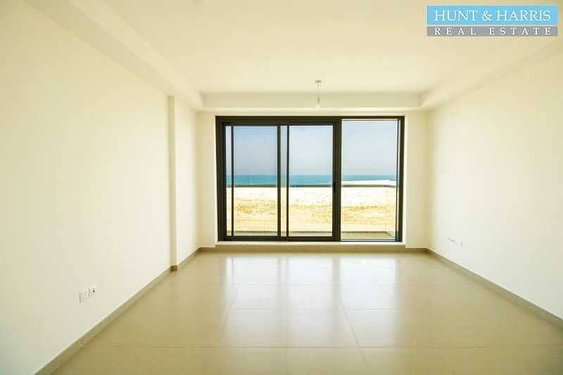 5 Views Over the Gulf - Unfurnished Studio Apartment
