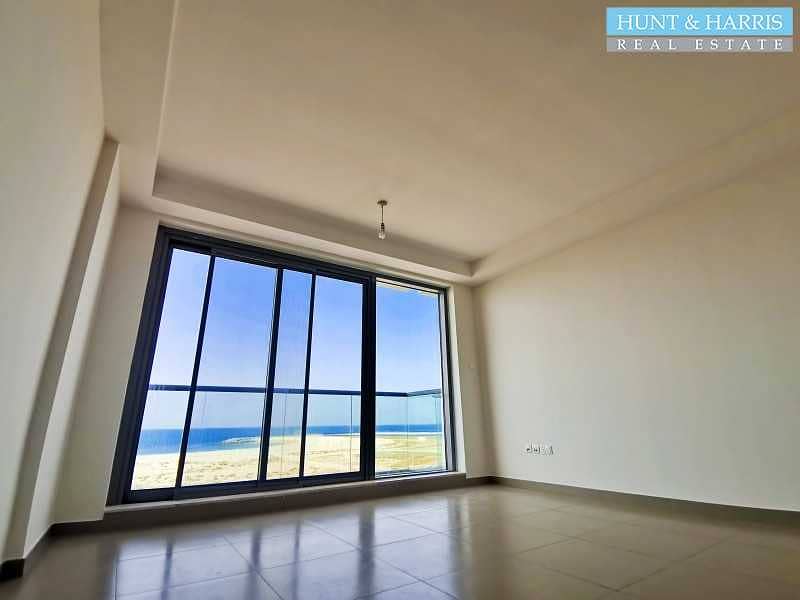 6 Views Over the Gulf - Unfurnished Studio Apartment