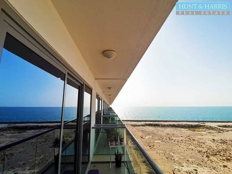 15 Views Over the Gulf - Unfurnished Studio Apartment