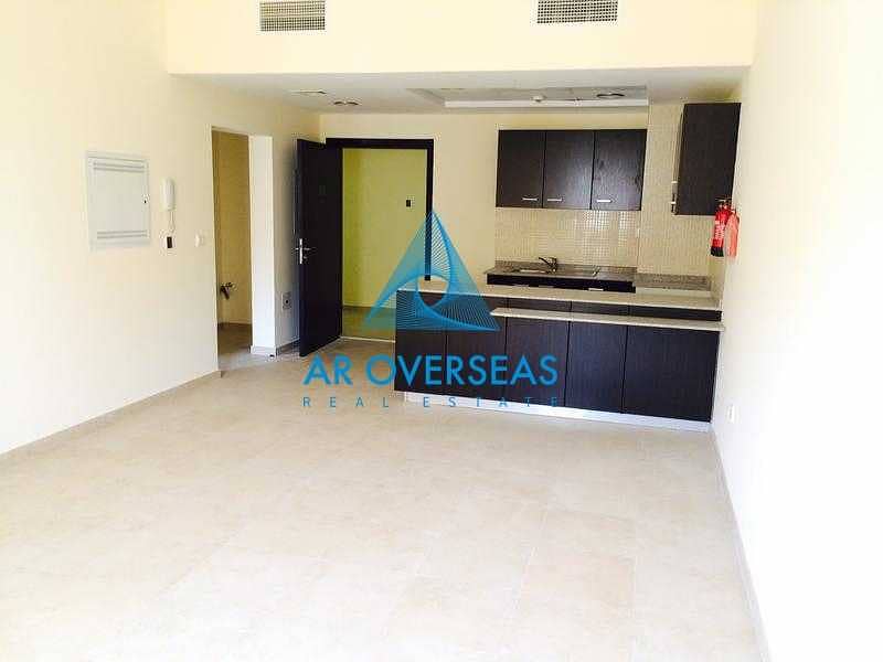 8 Remraam - Al Thamam -1 Br Open Kitchen available for Rent