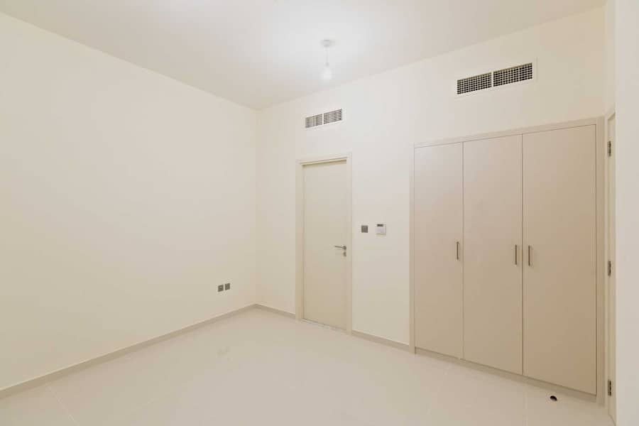 صفقة محنة | تصميم حديث | 5 غرف نوم (G + 2) تاون هاوس للبيع في داماك هيلز 2 ، دبي