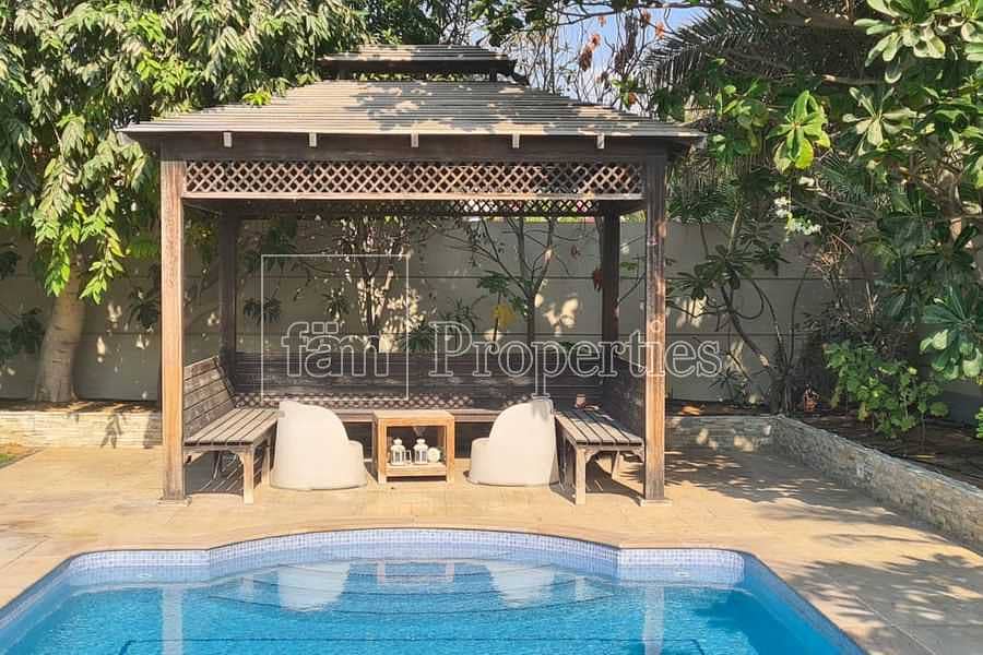 2 exclusive 4 bedrooms villa for sale