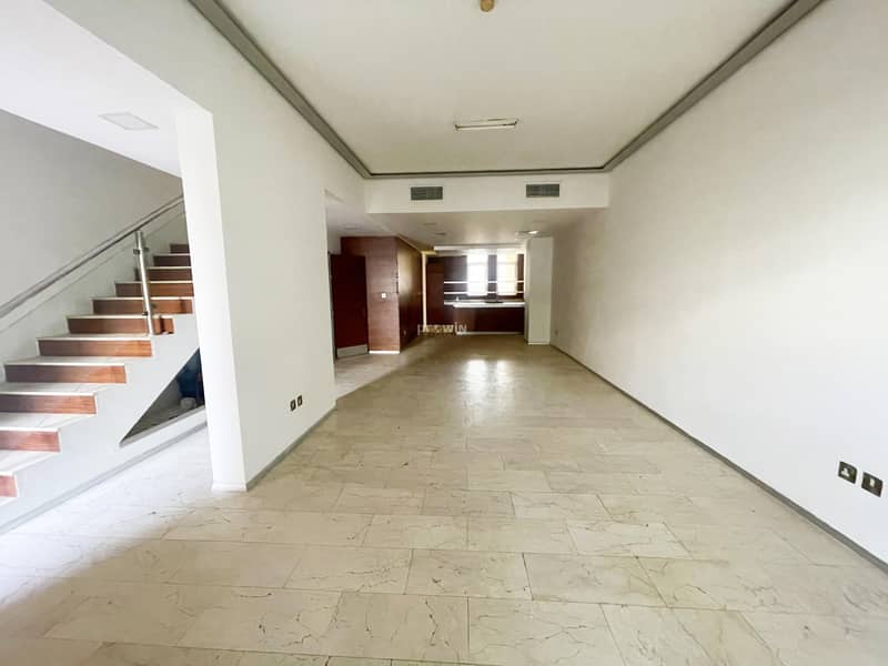 3 AFFORDABLE TOWNHOUSE NEAR CIRCLE MALL | WELL MAINTAINED