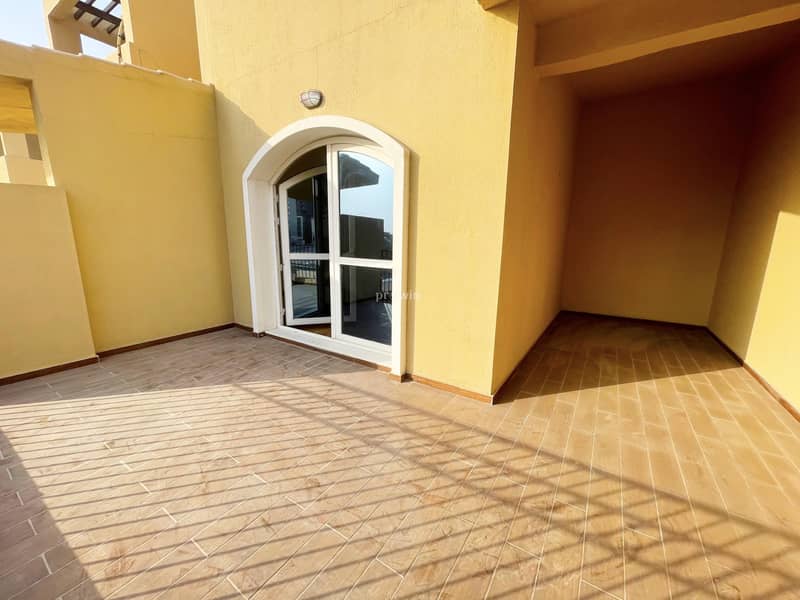 19 AFFORDABLE TOWNHOUSE NEAR CIRCLE MALL | WELL MAINTAINED