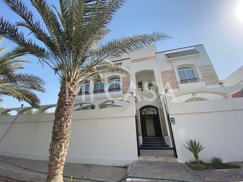 4 Luxury Villa 4BR + Maid l Well Maintained l Ready To Move in !