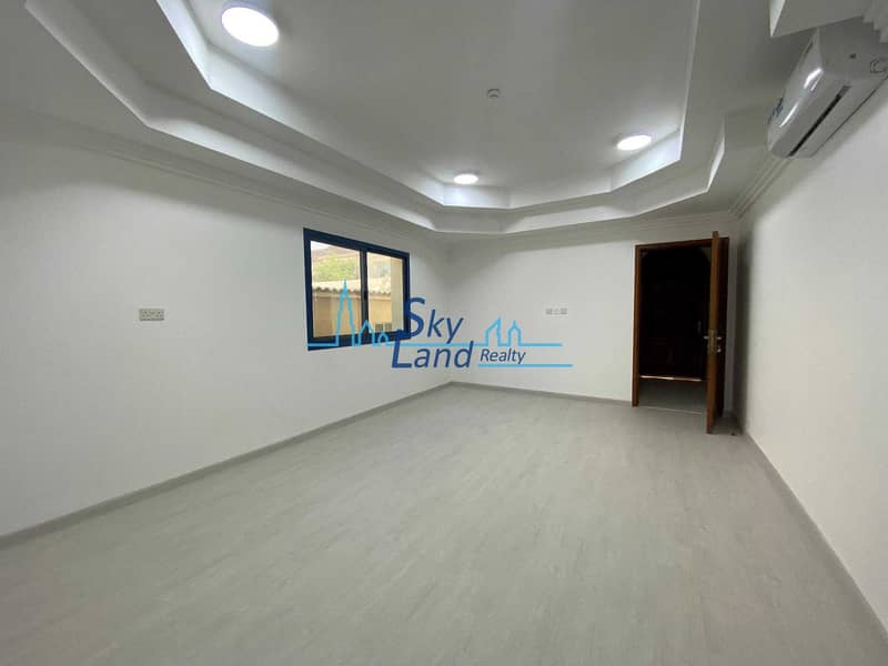 Renovated 4 Bed Semi Detached Villa In Jumeirah