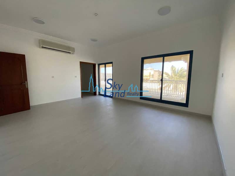 7 Renovated 4 Bed Semi Detached Villa In Jumeirah