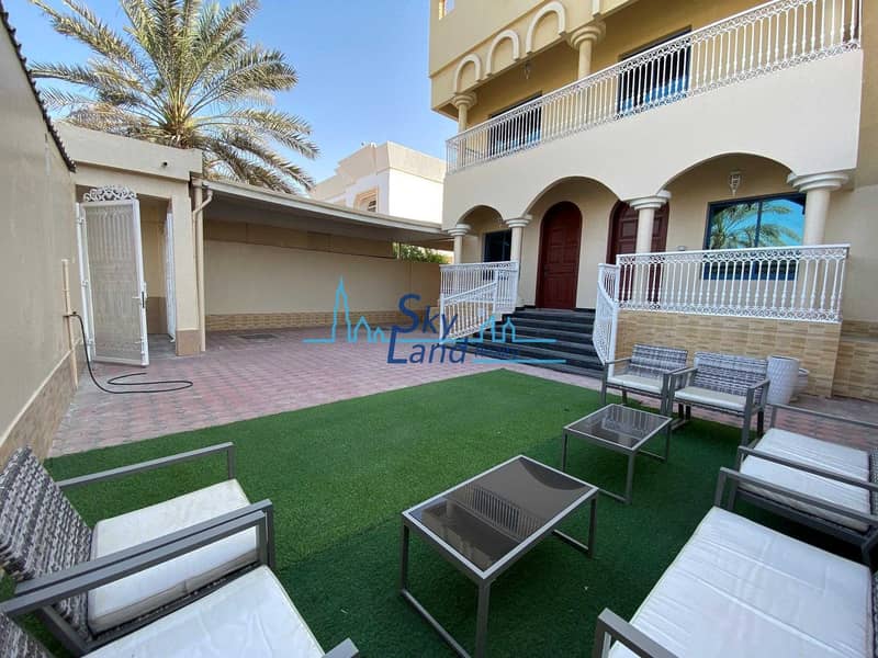 14 Renovated 4 Bed Semi Detached Villa In Jumeirah