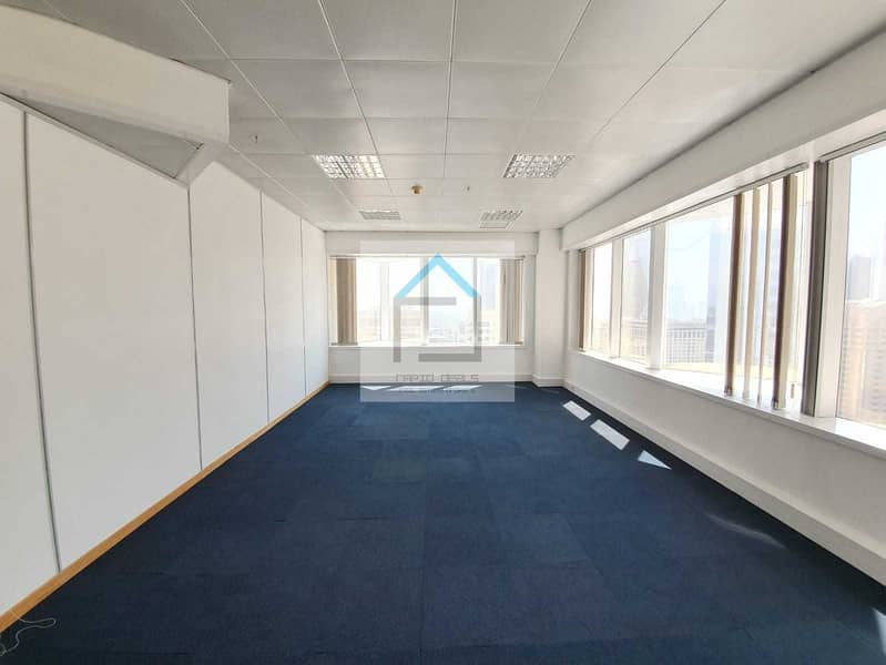 No Commission ! Spacious Office with Partitions