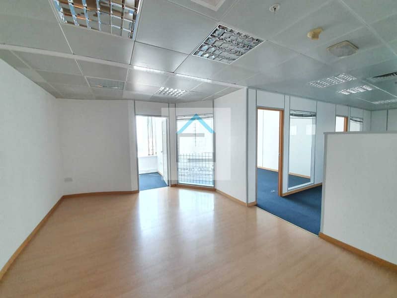 2 No Commission ! Spacious Office with Partitions