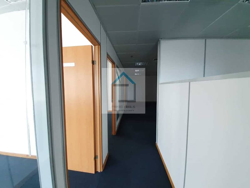 3 No Commission ! Spacious Office with Partitions