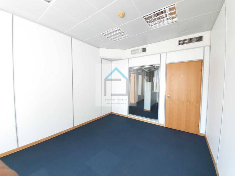 4 No Commission ! Spacious Office with Partitions