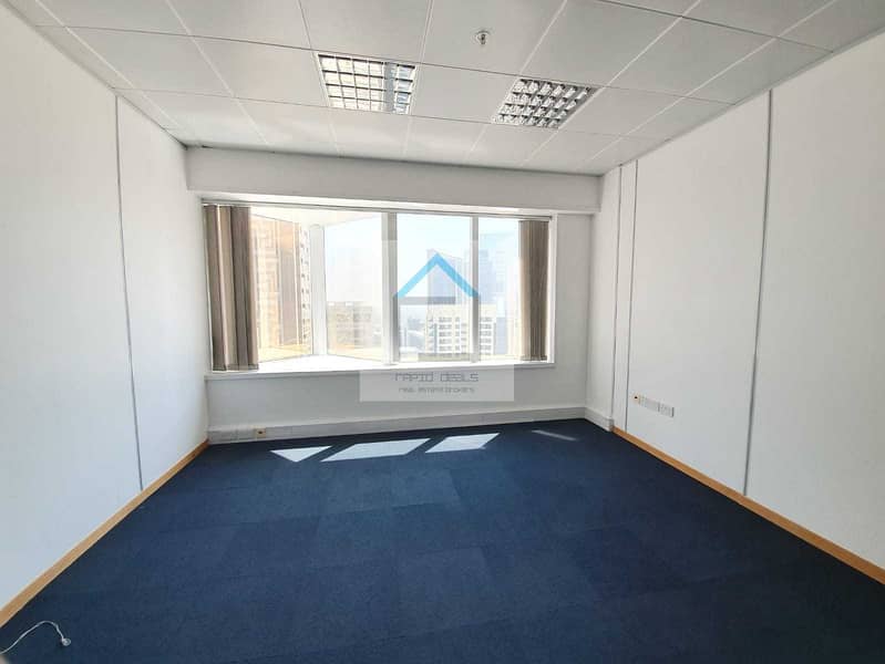 7 No Commission ! Spacious Office with Partitions