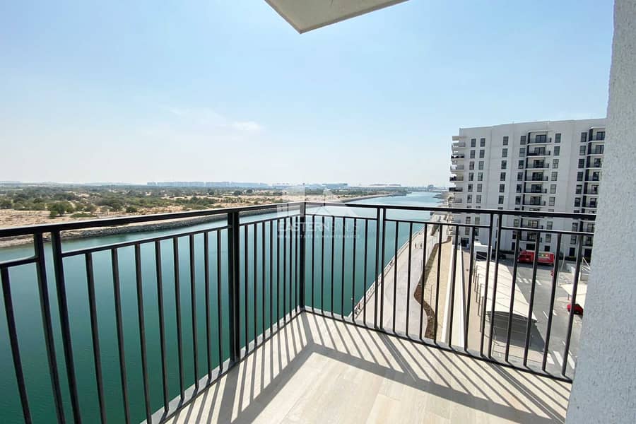 Amazing Canal View with maid room and balcony