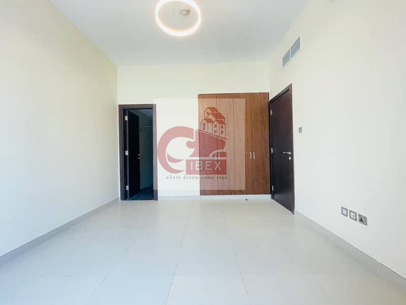 4 30 days free ! Spacious apartment ! With all ameneties behind of sheikh zayed road