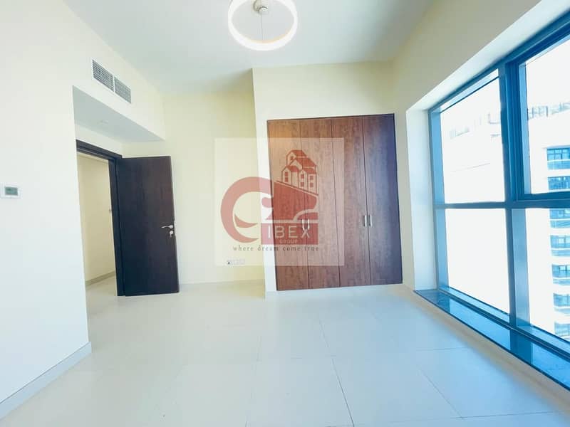 5 30 days free ! Spacious apartment ! With all ameneties behind of sheikh zayed road