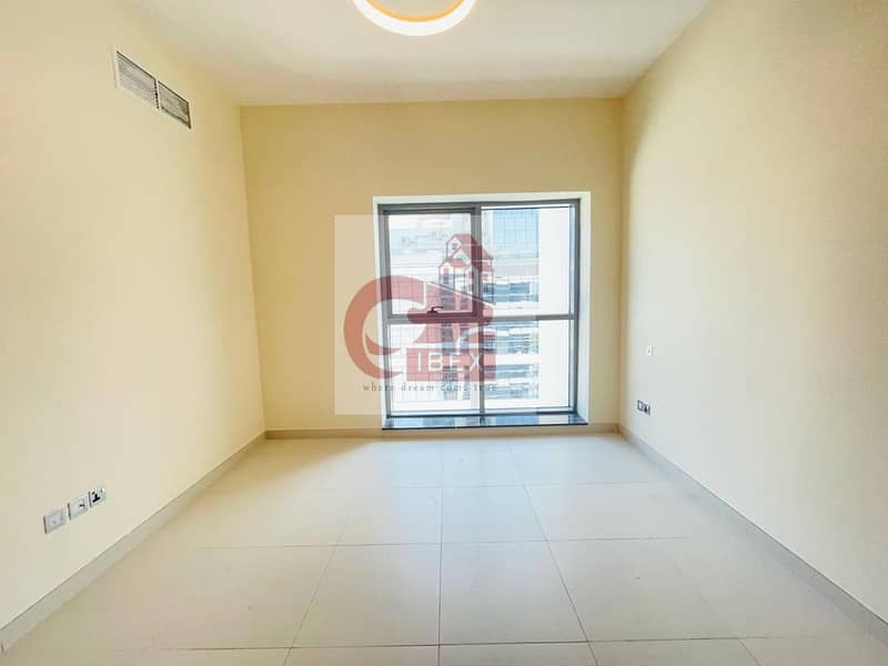 7 30 days free ! Spacious apartment ! With all ameneties behind of sheikh zayed road