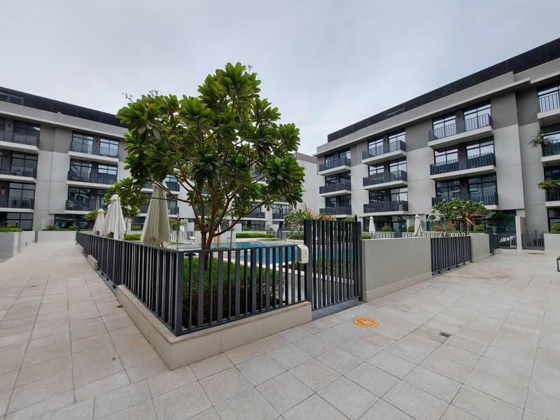 41 Pool view | 2BR + study | Chiller Free | LARGE Layout.