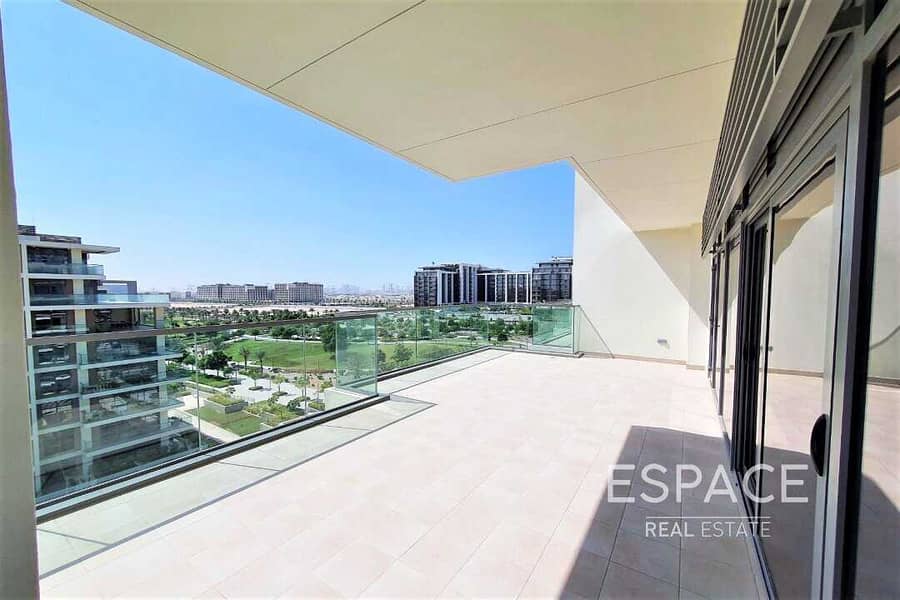 2 Vacant Rare Penthouse with Stunning View