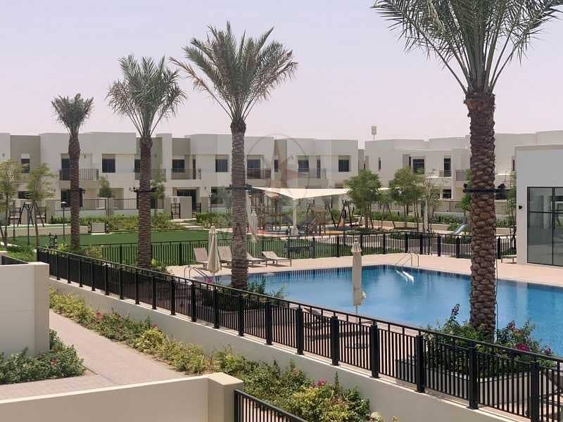 Pool View, Corner Unit! 4 Bedroom + Maid\'s Room in NSHAMA