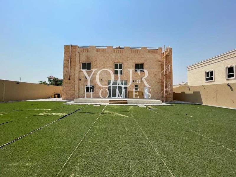 18 6 bedrooms villa plus maid room in Al Khwaneej. 250k