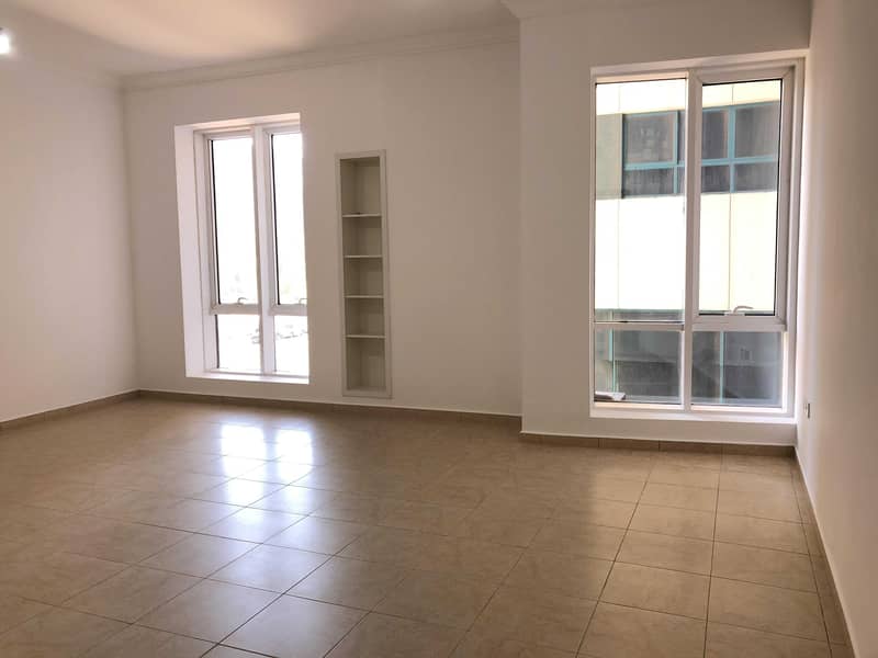 Квартира в Шейх Халифа Бин Зайед Стрит, 2 cпальни, 85000 AED - 5411512