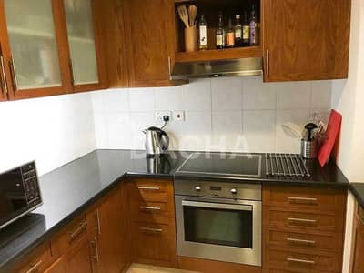Mid Floor / Vacant: 1st Nov / 1.5 Bathrooms