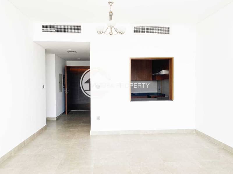 3 Excuisite | Spacious | Store | Maid|