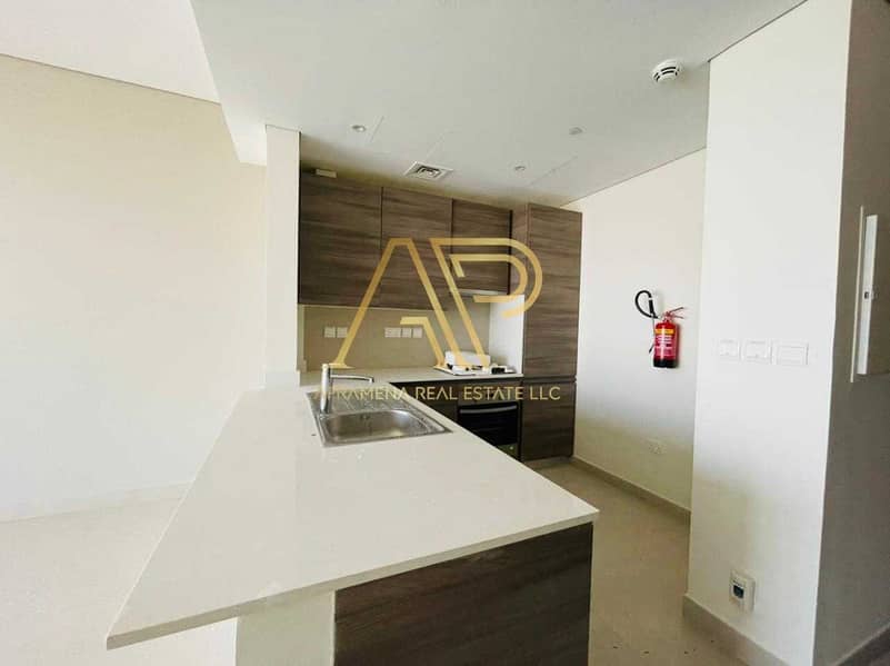 4 BRAND NEW HIGH RISE BUILDING | PANORAMIC VIEW | KITCHEN FURNISHED