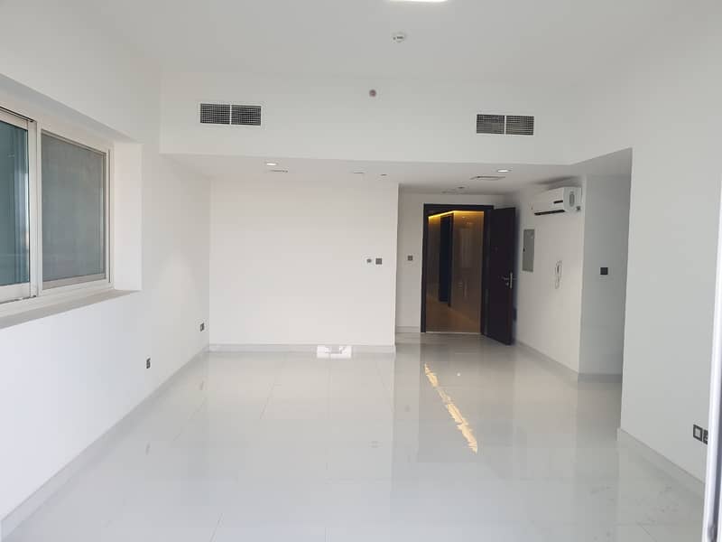 4 one bed room Apartment In Silicon Oasis