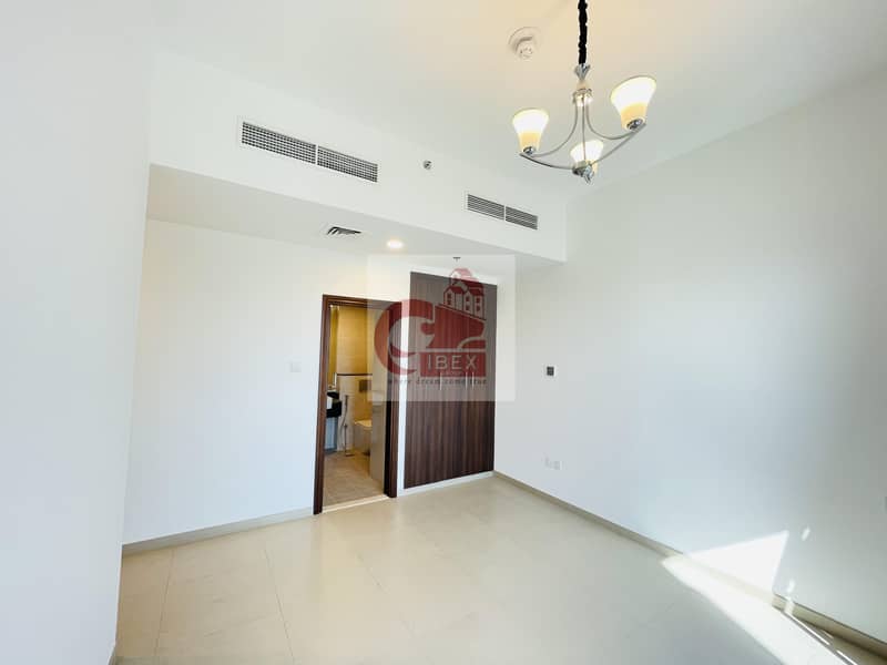 5 Brand New Huge 2Bhk With Covered Big Terrace +Laundry Room