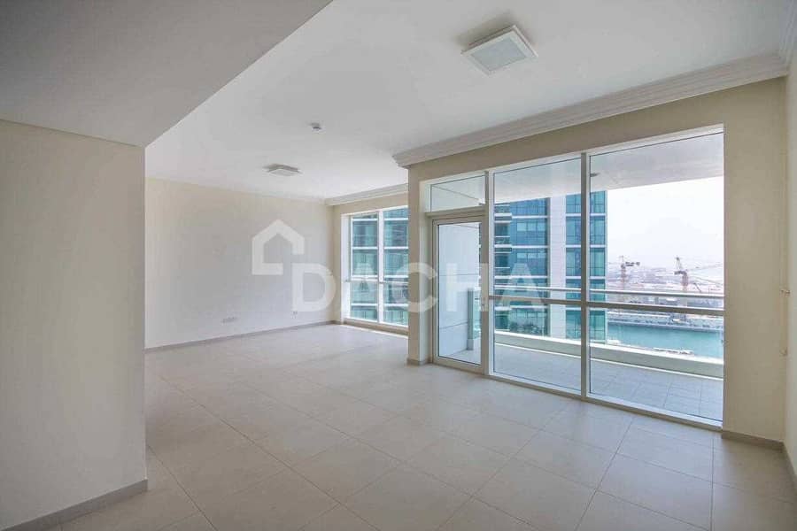 3 Sea view / Unfurnished / Vacant mid Oct.