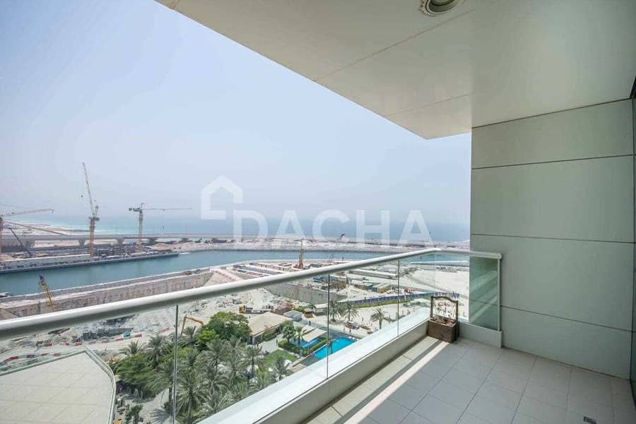 16 Sea view / Unfurnished / Vacant mid Oct.