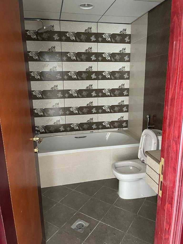 6 Gest bathroom