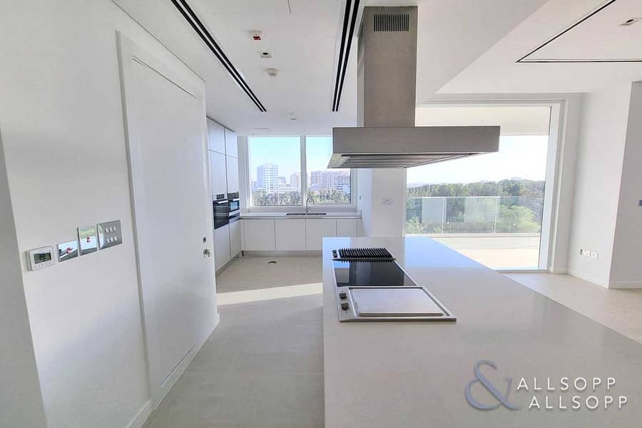 2 3 Bed | New | Skyline Views | Great Layout