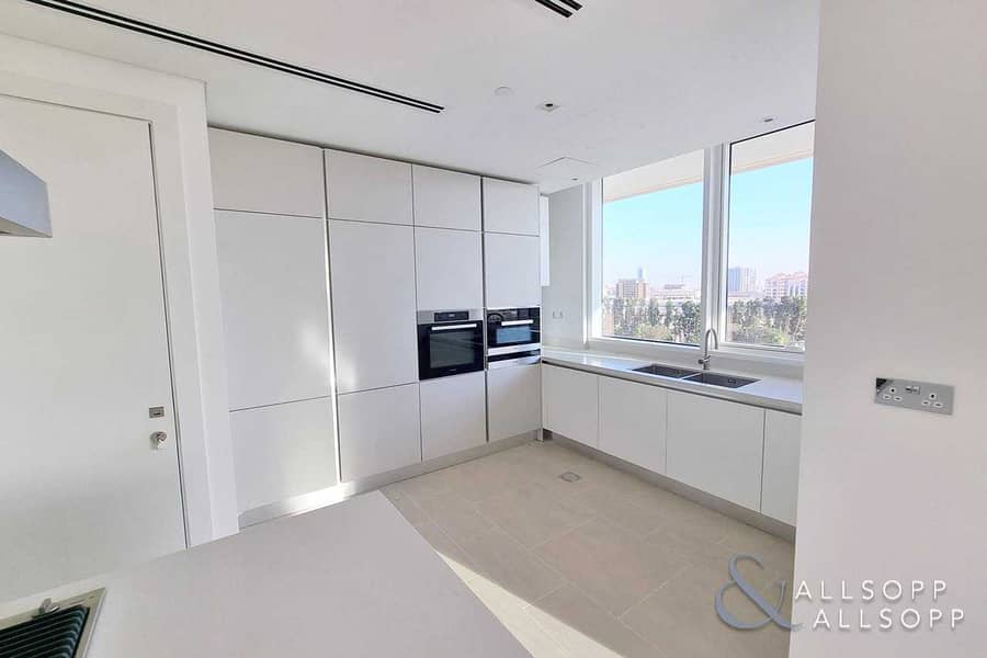 3 3 Bed | New | Skyline Views | Great Layout