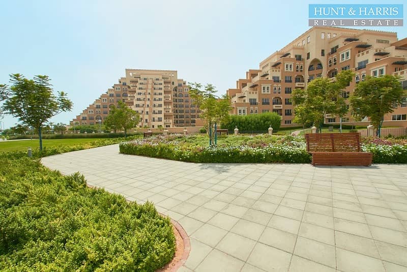 Large Furnished Studio - Sea View - Well maintained