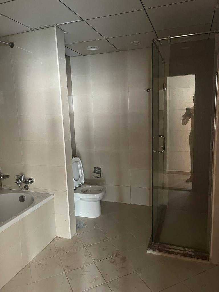 10 Master bathroom