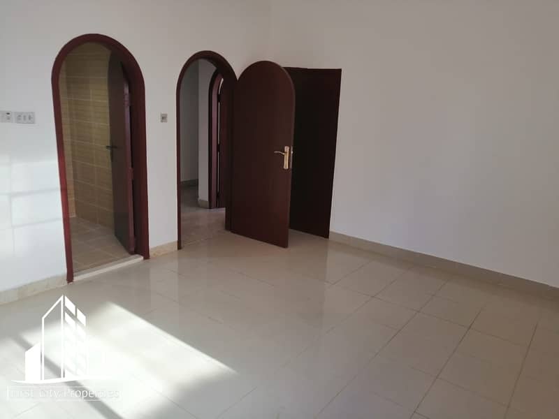 شقة في المناصير 3 غرف 60000 درهم - 4484171