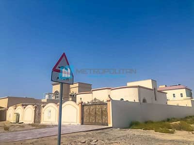Huge Plot I Great Location I Independent Villa