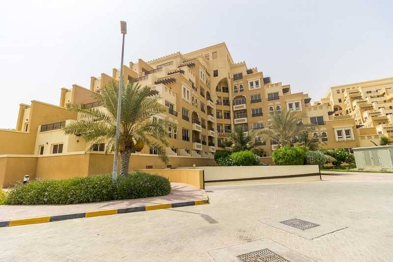 Beachfront Living and Spacious One Bed - Bab Al Bahr -  Furnished