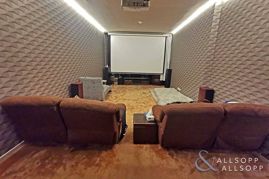 10 3 Bed Duplex | Cinema Room | Fully Furnished